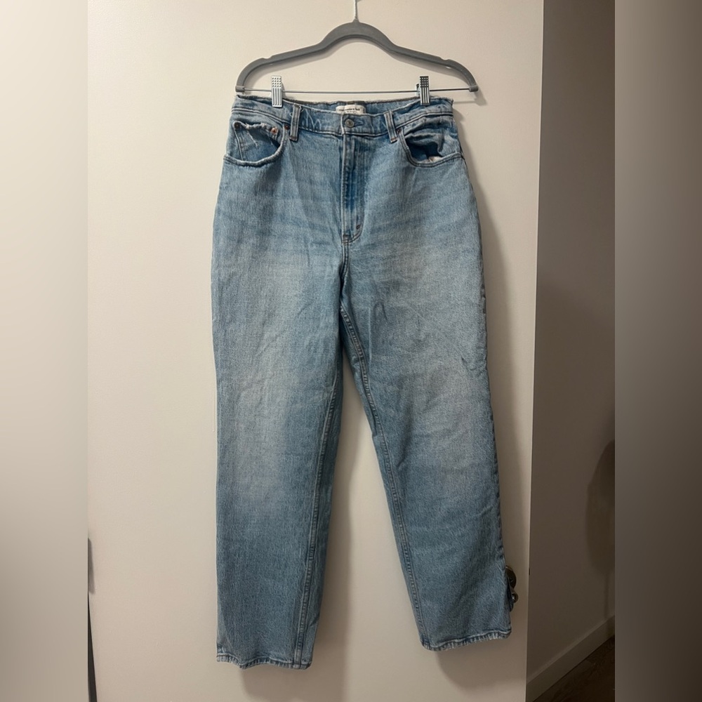 Abercrombie & fitch 90’s ultra high rise with slit curve love